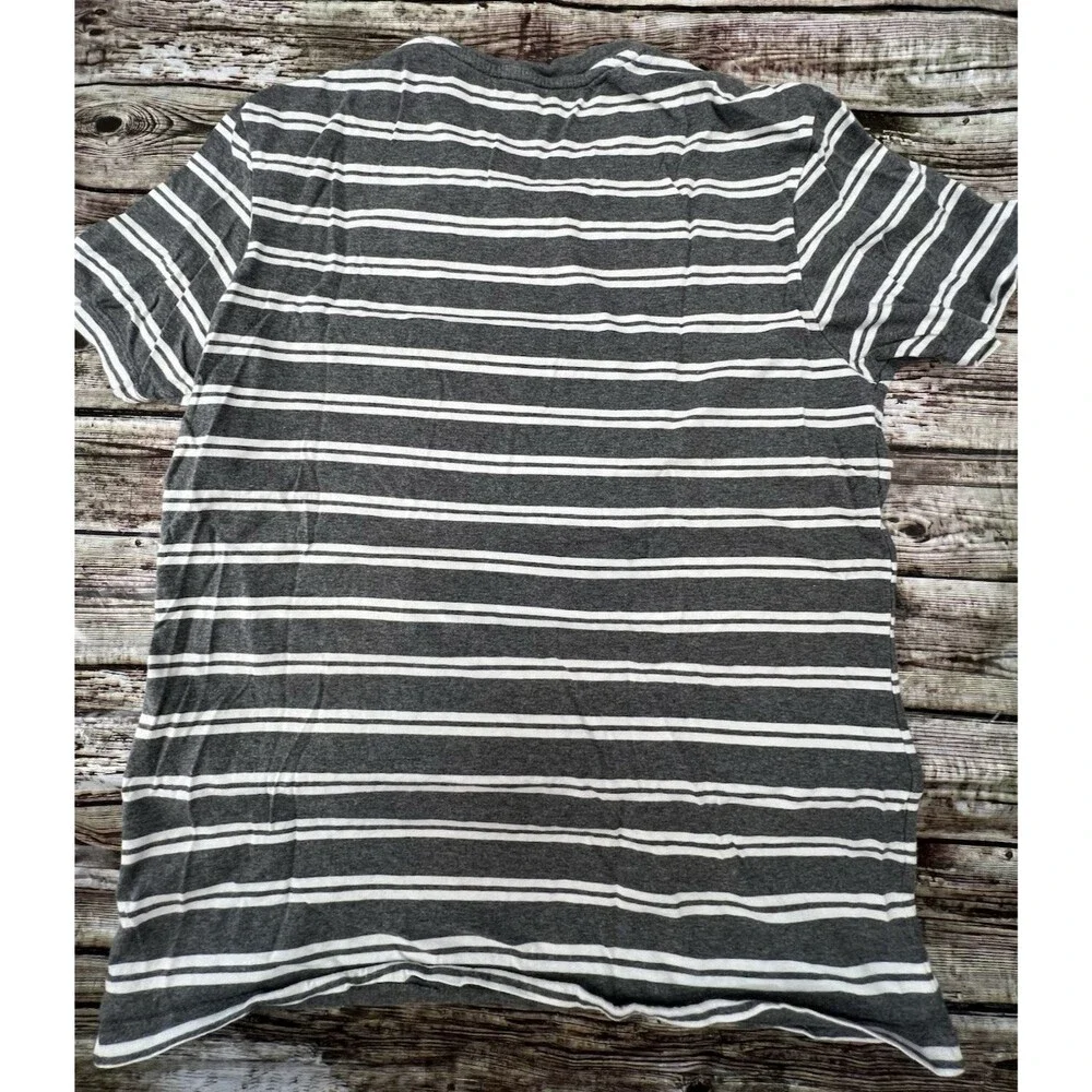Banana Republic Men's Size Medium Fitted Vee T-Shirt Gray/White Stripe